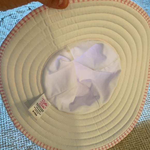 Ruffle butt pink and white infant hat - Picture 9 of 9